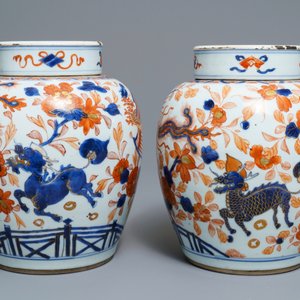 A pair of Chinese Imari-style 'qilin and phoenix' jars and covers, Kangxi — 照片 3