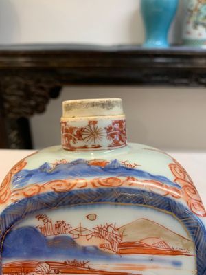 A pair of Chinese Imari-style square flasks and covers, Kangxi — foto 12