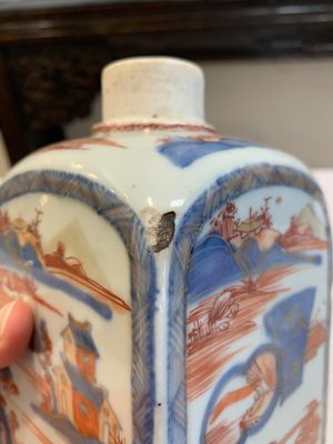 A pair of Chinese Imari-style square flasks and covers, Kangxi — foto 25