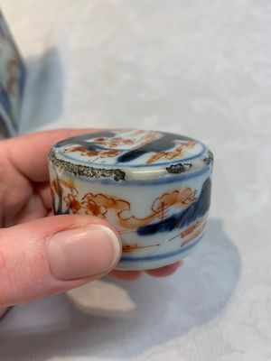 A pair of Chinese Imari-style square flasks and covers, Kangxi — foto 8