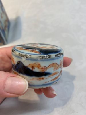 A pair of Chinese Imari-style square flasks and covers, Kangxi — foto 9