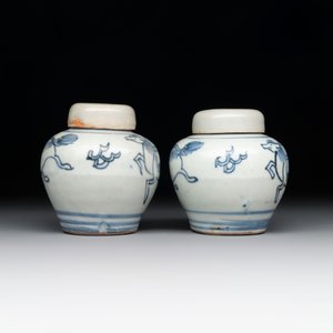 A pair of Chinese incised white-glazed 'Meiping' vases, Wanli mark and of the period, and a pair of blue and white covered jarlets, Ming — photo 8
