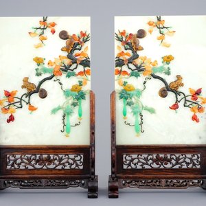 A pair of Chinese inlaid hardstone table screens, 19/20th C. — photo 1