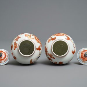 A pair of Chinese iron red and gilt tea caddies and covers, Yongzheng — 照片 5
