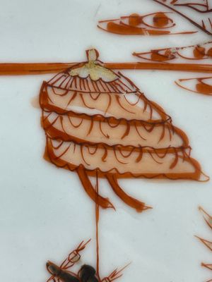 A pair of Chinese iron-red saucers and two plates, Kangxi/Yongzheng — 照片 24