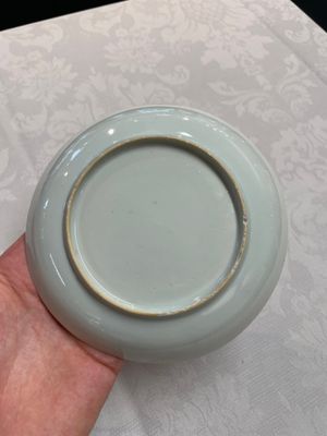 A pair of Chinese iron-red saucers and two plates, Kangxi/Yongzheng — 照片 8
