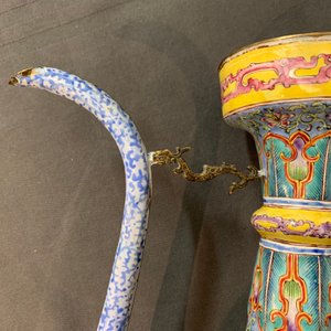 A pair of Chinese Islamic market Canton enamel ewers and covers, Qianlong/Jiaqing — photo 14