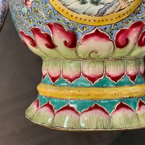 A pair of Chinese Islamic market Canton enamel ewers and covers, Qianlong/Jiaqing — photo 32