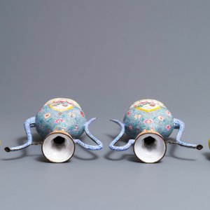 A pair of Chinese Islamic market Canton enamel ewers and covers, Qianlong/Jiaqing — photo 6