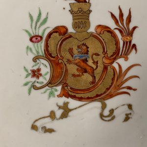 A pair of Chinese Italian market famille rose armorial dishes, arms of Cantelmi, Qianlong — 照片 9