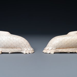 A pair of Chinese ivory quail-shaped boxes on inlaid wooden stands, Republic — photo 5