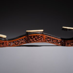 A pair of Chinese jade-inset wooden table screens, a jade-inset wooden ruyi with its original stand and a jade 'bi' disc on a wooden stand, 19/20th C. — 照片 7