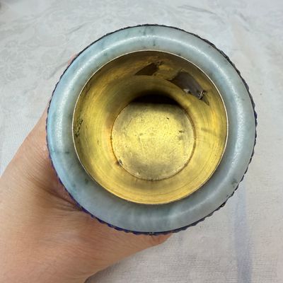 A pair of Chinese jade-mounted enamelled silver vessels and a zoomorphic ashtray — foto 16