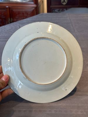 A pair of Chinese 'leaping pekinese' plates, possibly after a design by Cornelis Pronk, Qianlong, ca. 1740 — 照片 7