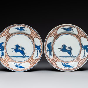 A pair of Chinese 'leaping pekinese' plates, possibly after a design by Cornelis Pronk, Qianlong, ca. 1740 — 照片 1