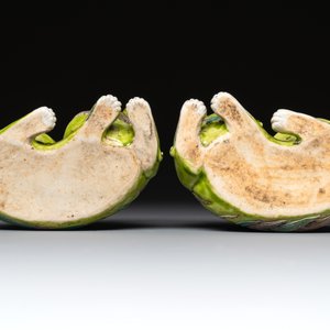 A pair of Chinese lime-green-glazed Buddhist lions and a pair of flambé-glazed Shiwan Buddhist lions, 19/20th C. — photo 7