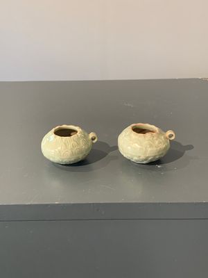 A pair of Chinese Longquan celadon bird feeders, Song — photo 2