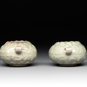 A pair of Chinese Longquan celadon bird feeders, Song — photo 3