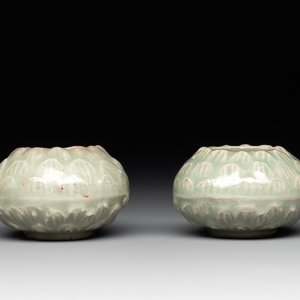 A pair of Chinese Longquan celadon bird feeders, Song — photo 5