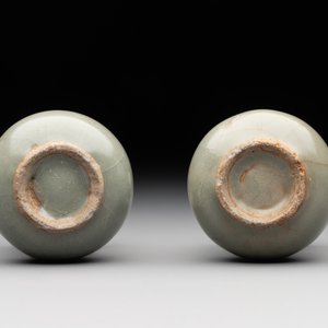 A pair of Chinese Longquan celadon miniature 'touhu' vases, Song/Yuan — photo 6