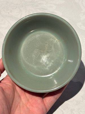 A pair of Chinese Longquan celadon saucers, Song/Yuan — photo 11