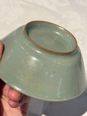 A pair of Chinese Longquan celadon saucers, Song/Yuan — photo 17