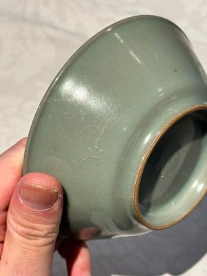 A pair of Chinese Longquan celadon saucers, Song/Yuan — photo 19