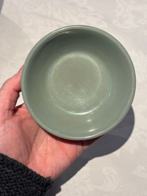 A pair of Chinese Longquan celadon saucers, Song/Yuan — photo 3