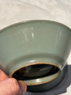 A pair of Chinese Longquan celadon saucers, Song/Yuan — photo 10