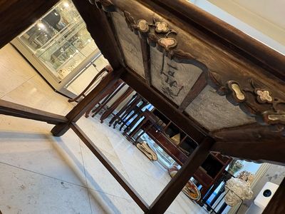 A pair of Chinese marble-inset mother-of-pearl-inlaid hongmu chairs, 19th C. — foto 36