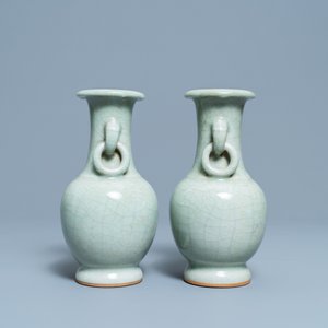 A pair of Chinese monochrome celadon crackle-glazed vases, 19th C. — photo 2