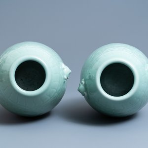 A pair of Chinese monochrome celadon vases, Qianlong mark, 19th C. — photo 5