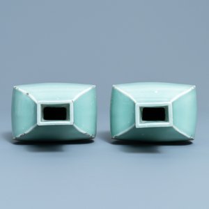 A pair of Chinese monochrome celadon vases with gilt bronze mounts, 18/19th C. — 照片 6
