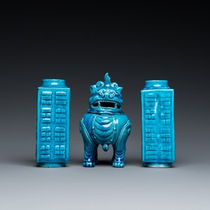 A pair of Chinese monochrome turquoise-glazed 'cong' vases and a 'luduan' censer, 19/20th C. — photo 2