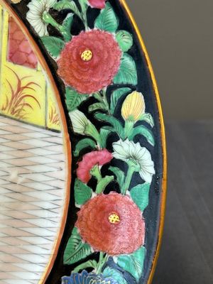 A pair of Chinese monogrammed Canton famille rose plates with black-glazed rims, 19th C. — 照片 27