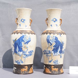 A pair of Chinese Nanking crackle-glazed vases with Li Tieguai, 19th C. — 照片 11