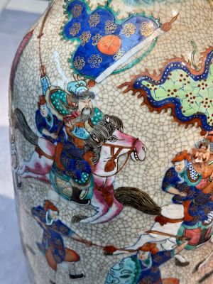 A pair of Chinese Nanking famille rose vases with narrative design, Chenghua mark, 19th C. — photo 18