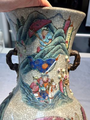 A pair of Chinese Nanking famille rose vases with narrative design, Chenghua mark, 19th C. — photo 24