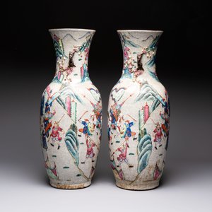 A pair of Chinese Nanking famille rose vases with narrative design, Chenghua mark, 19th C. — photo 4
