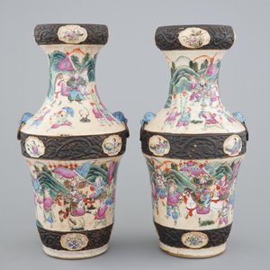A pair of Chinese Nanking famille rose vases with warrior scenes, 19th C. — 照片 3
