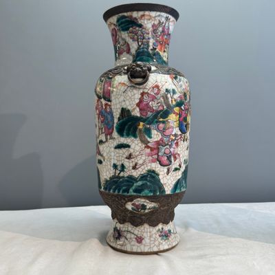 A pair of Chinese Nanking famille rose 'Warriors' vases — photo 4