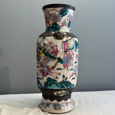 A pair of Chinese Nanking famille rose 'Warriors' vases — photo 28