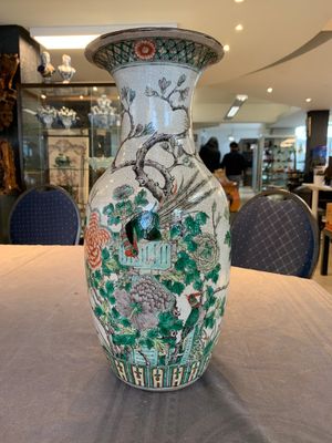 A pair of Chinese Nanking famille verte crackle-glazed vases, a famille rose vase and a blue and white celadon-ground vase, Chenghua mark, 19th C. — photo 1
