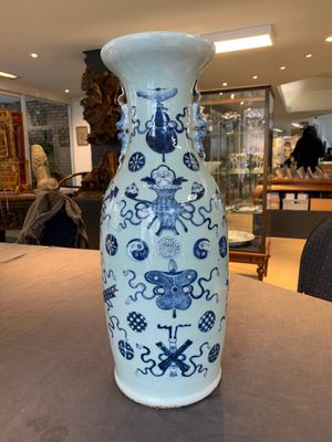 A pair of Chinese Nanking famille verte crackle-glazed vases, a famille rose vase and a blue and white celadon-ground vase, Chenghua mark, 19th C. — photo 13