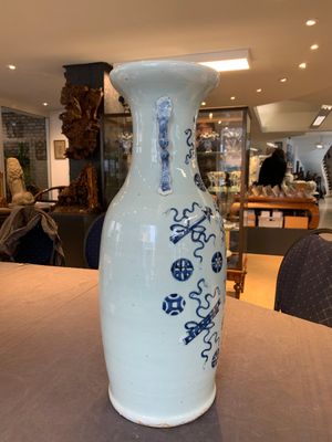 A pair of Chinese Nanking famille verte crackle-glazed vases, a famille rose vase and a blue and white celadon-ground vase, Chenghua mark, 19th C. — photo 17