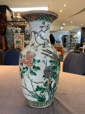 A pair of Chinese Nanking famille verte crackle-glazed vases, a famille rose vase and a blue and white celadon-ground vase, Chenghua mark, 19th C. — photo 23