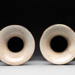 A pair of Chinese Nanking famille verte crackle-glazed vases, a famille rose vase and a blue and white celadon-ground vase, Chenghua mark, 19th C. — photo 12