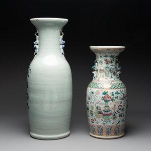 A pair of Chinese Nanking famille verte crackle-glazed vases, a famille rose vase and a celadon-ground blue and white vase, Chenghua mark, 19th C. — photo 4