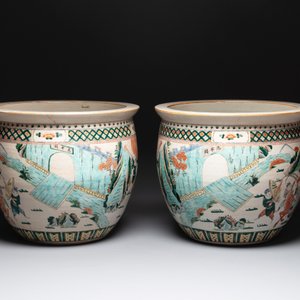 A pair of Chinese Nanking famille verte 'warriors' fish bowls, 19th C. — photo 4