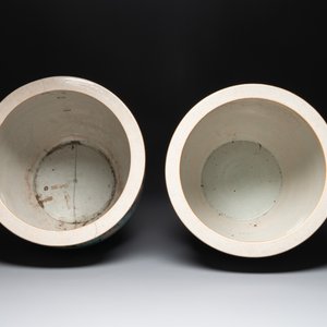 A pair of Chinese Nanking famille verte 'warriors' fish bowls, 19th C. — photo 5